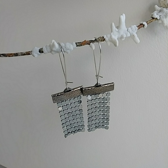 SOLD Light Gunmetal Minimalist Chainmail Earring - Picture 2 of 8